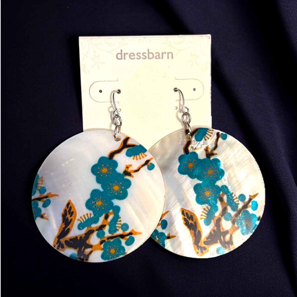 Dressbarn Blue Floral Shell Earrings 10$